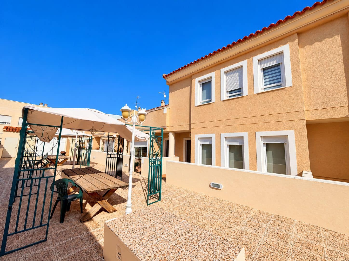 3 chambre Villa/Maison Mitoyenne à vendre à Daya Nueva avec garage - 180 000 € (Ref: 10162366)