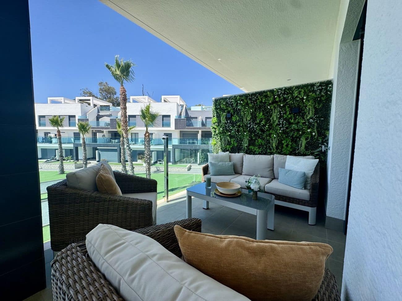 2 soveværelse Lejlighed til salg i El Raso med swimmingpool garage - € 274.500 (Ref: 10163142)