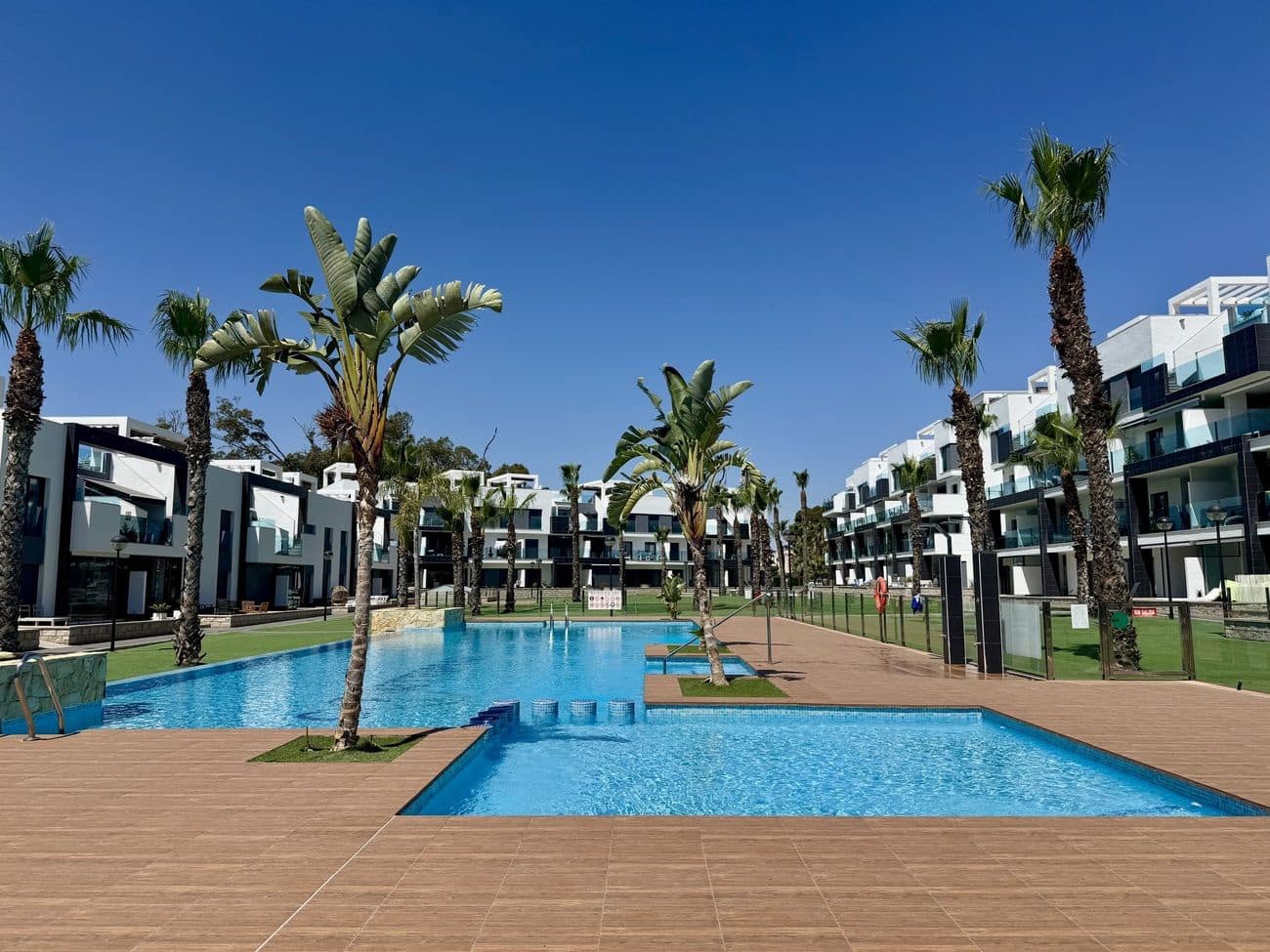 2 soveværelse Lejlighed til salg i El Raso med swimmingpool garage - € 274.500 (Ref: 10163142)