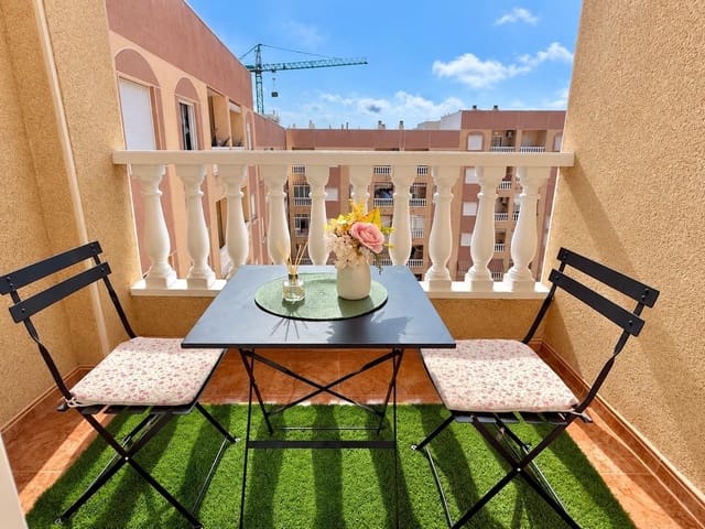 2 soveværelse Penthouse til salg i Centro, Torrevieja med swimmingpool - € 144.500 (Ref: 10165191)