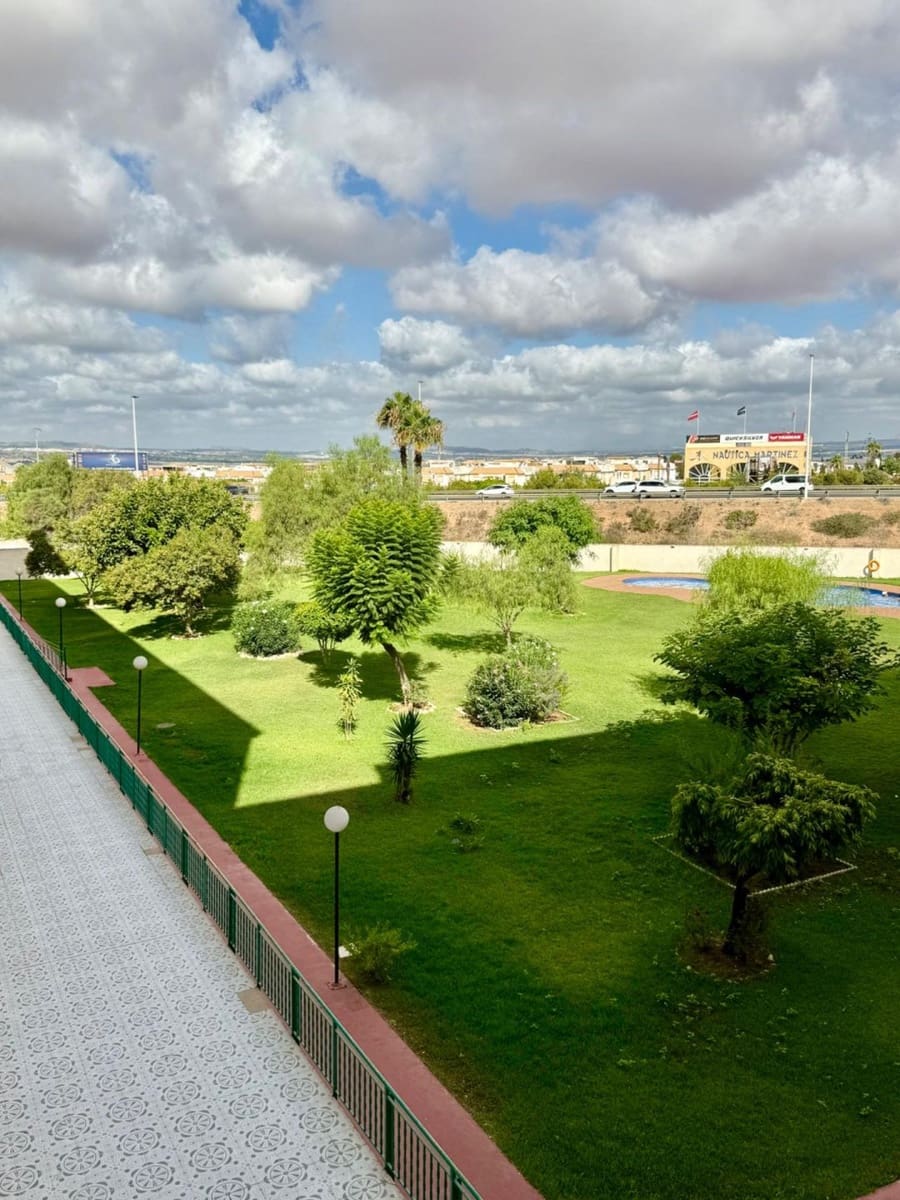 2 sypialnia Apartament na sprzedaż w Torrevieja z basenem - 146 900 € (Ref: 10168660)