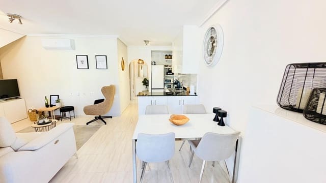 2 soveværelse Semi-Rækkehus til salg i Daya Vieja med swimmingpool - € 179.000 (Ref: 10168669)