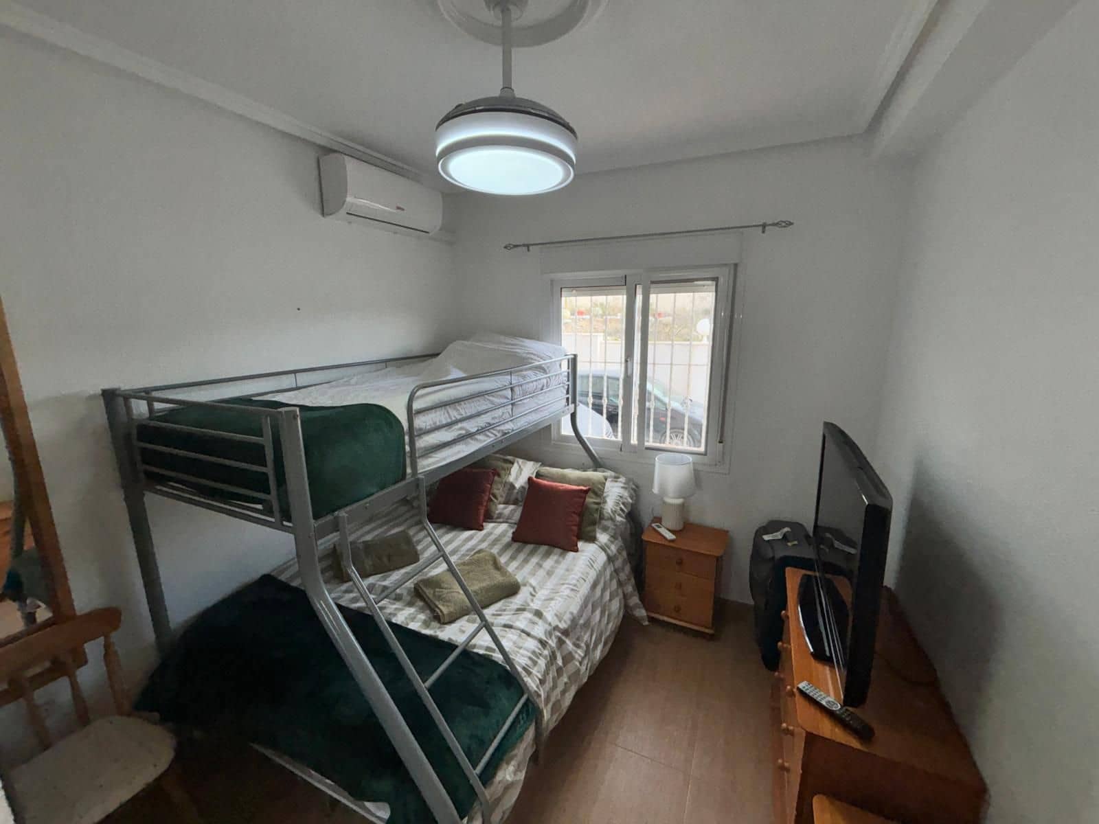 3 soverom Kjedet enebolig til salgs i Ciudad Quesada med svømmebasseng - € 235 000 (Ref: 10171914)
