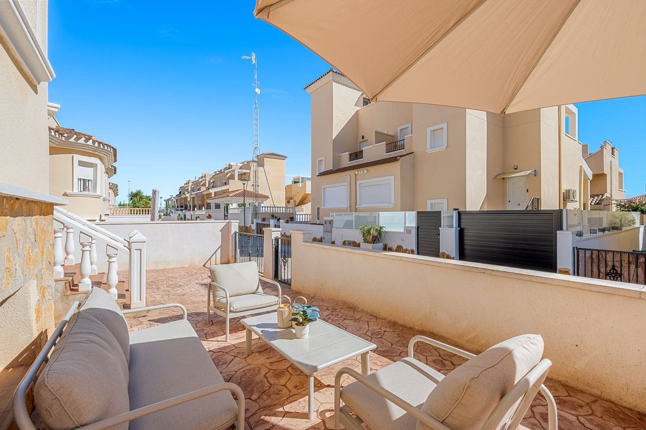 3 bedroom Terraced Villa for sale in San Miguel de Salinas with pool garage - € 264,500 (Ref: 10171916)