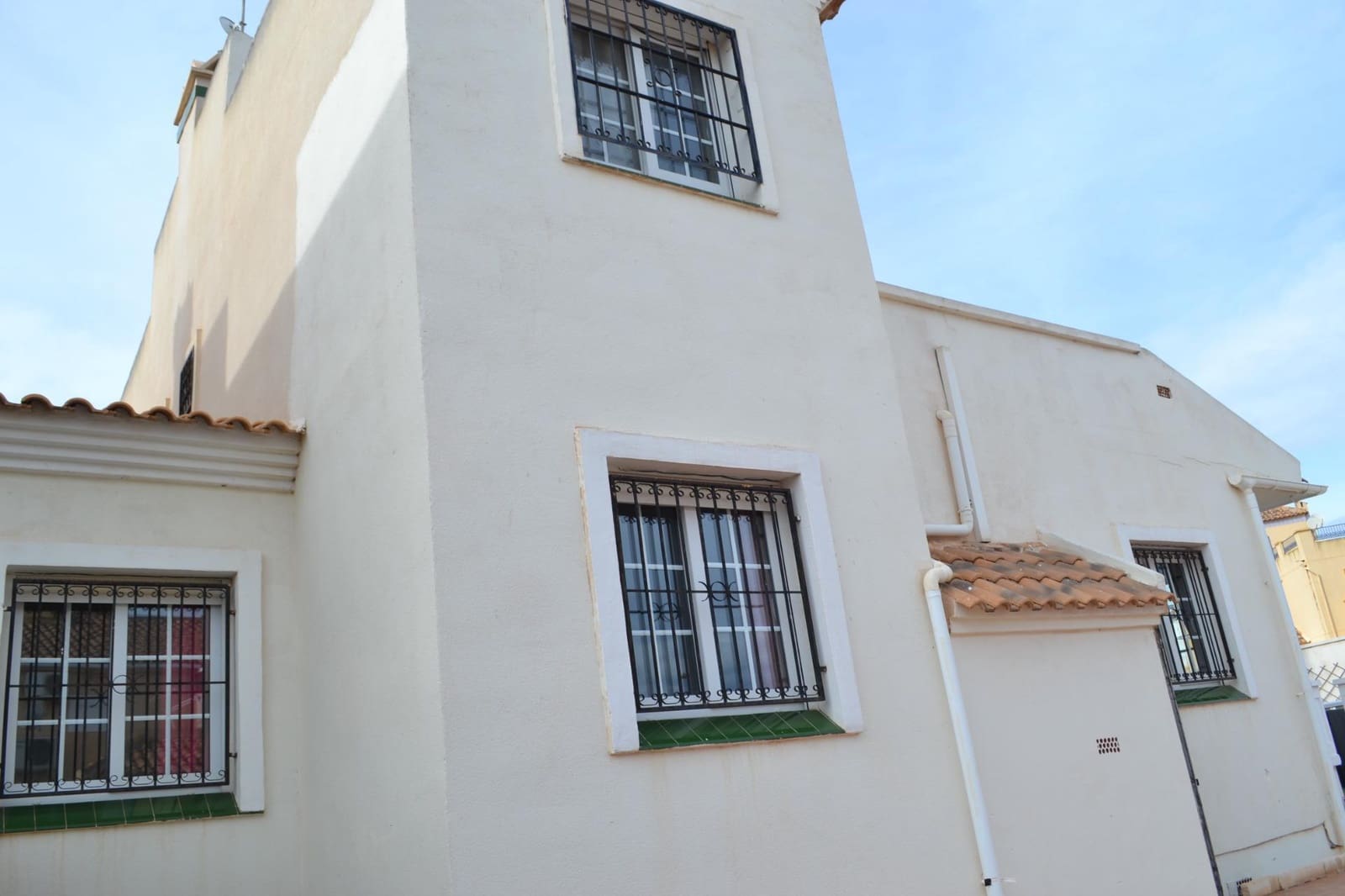 3 sypialnia Dom blizniak na sprzedaż w La Zenia z basenem garażem - 269 950 € (Ref: 10174138)