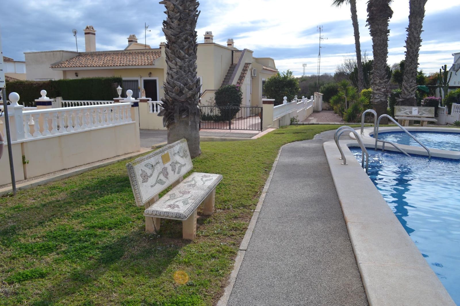 3 sypialnia Dom blizniak na sprzedaż w La Zenia z basenem garażem - 269 950 € (Ref: 10174138)