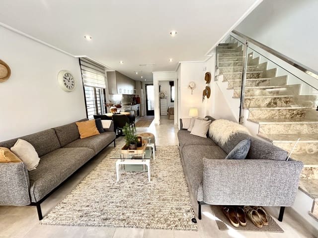 3 slaapkamer Huis te koop in Torre de la Horadada, Pilar de la Horadada met zwembad - € 429.995 (Ref: 10174142)