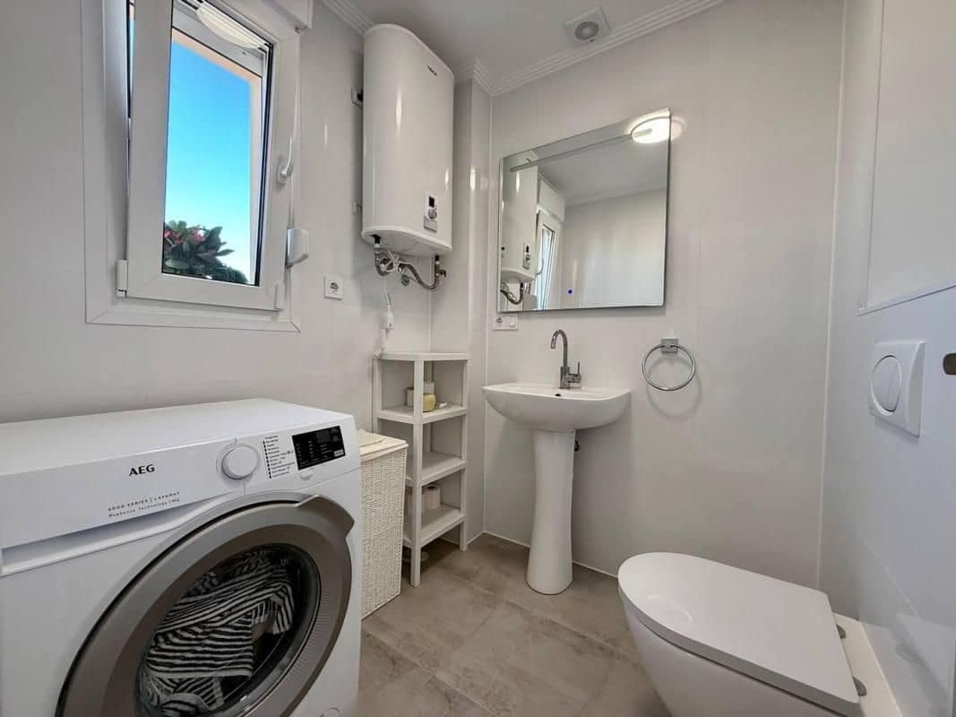 1 soveværelse Lejlighed til salg i Torrevieja med garage - € 145.900 (Ref: 10174671)