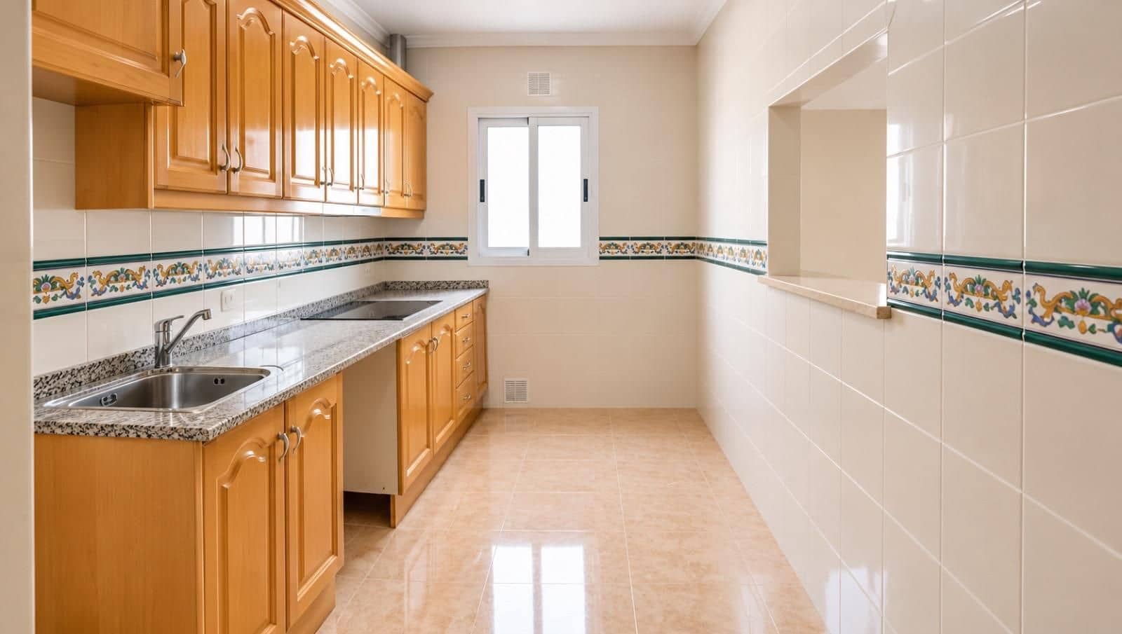 2 soverom Leilighet til salgs i Torrevieja med svømmebasseng garasje - € 164 900 (Ref: 10174674)