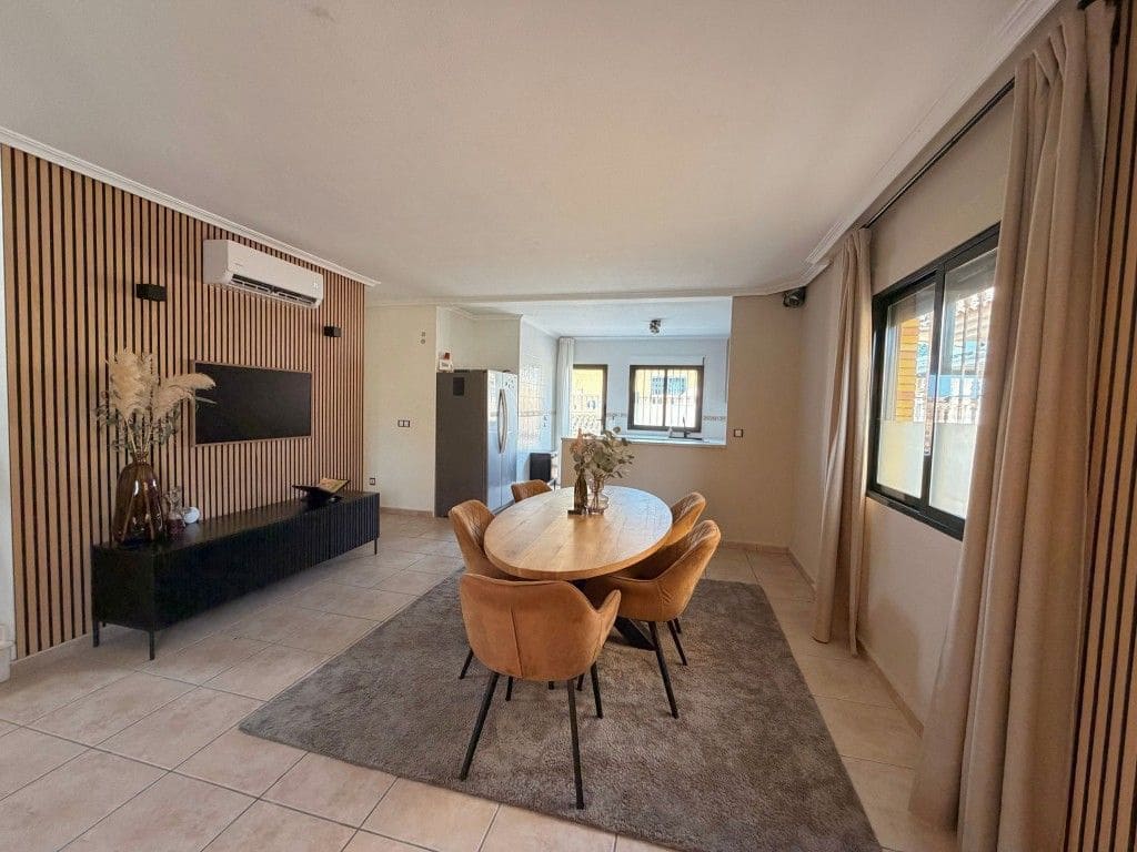 Chalet de 4 habitaciones en Algorfa en venta con piscina - 349.000 € (Ref: 10174676)