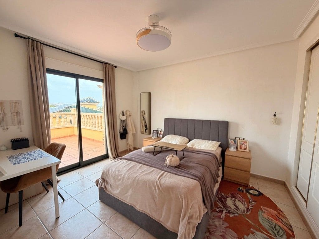 Chalet de 4 habitaciones en Algorfa en venta con piscina - 349.000 € (Ref: 10174676)