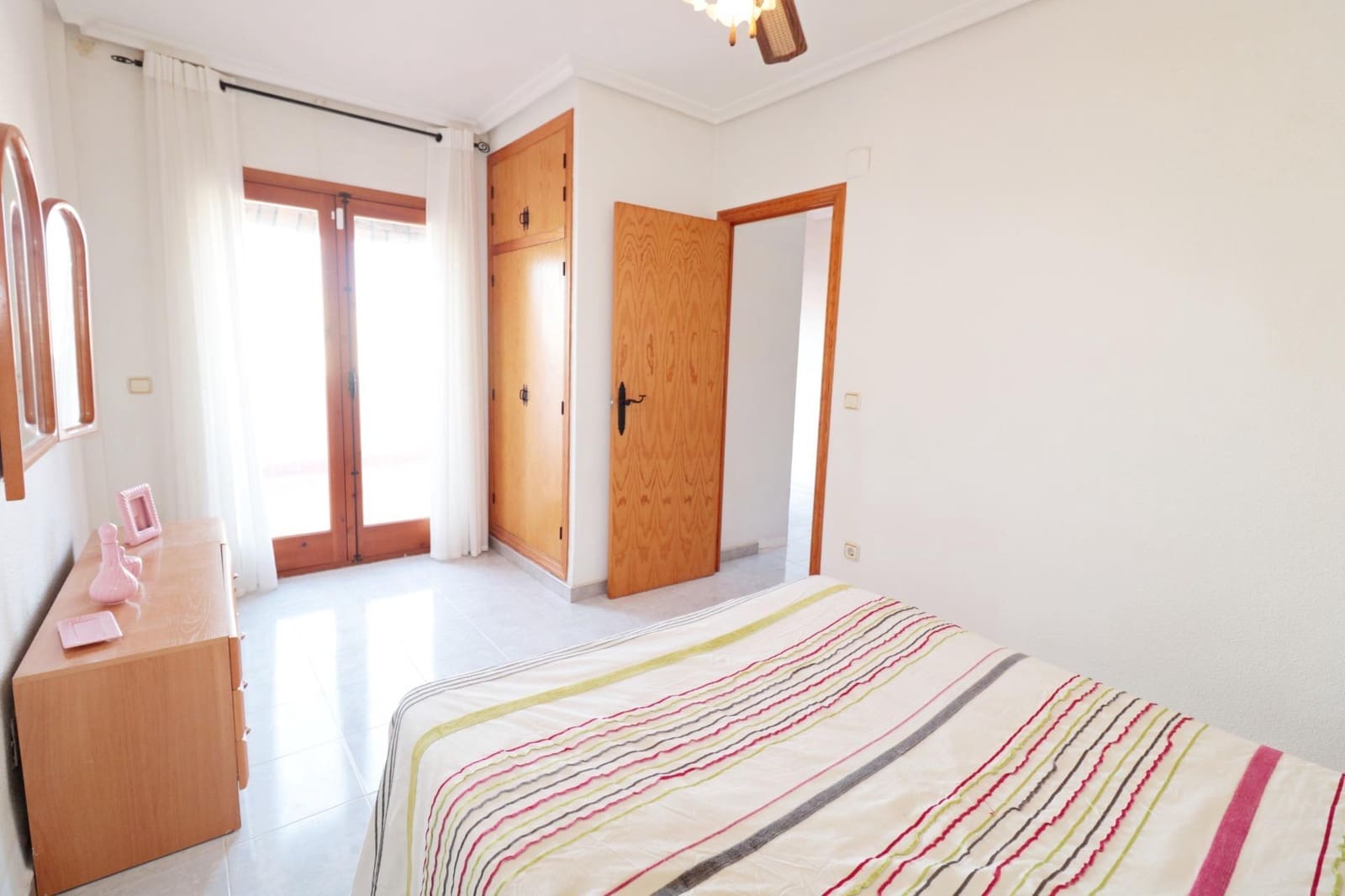 Ático de 3 habitaciones en Torrevieja en venta con piscina - 179.000 € (Ref: 10174679)