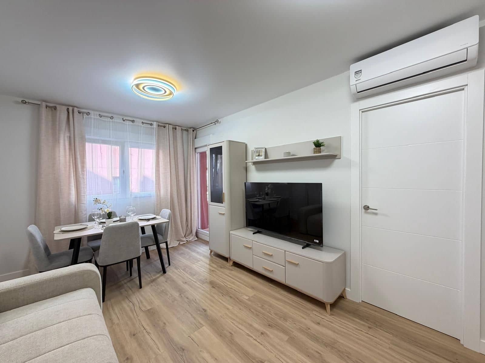 2 soveværelse Lejlighed til salg i Torrevieja med swimmingpool - € 169.900 (Ref: 10174686)