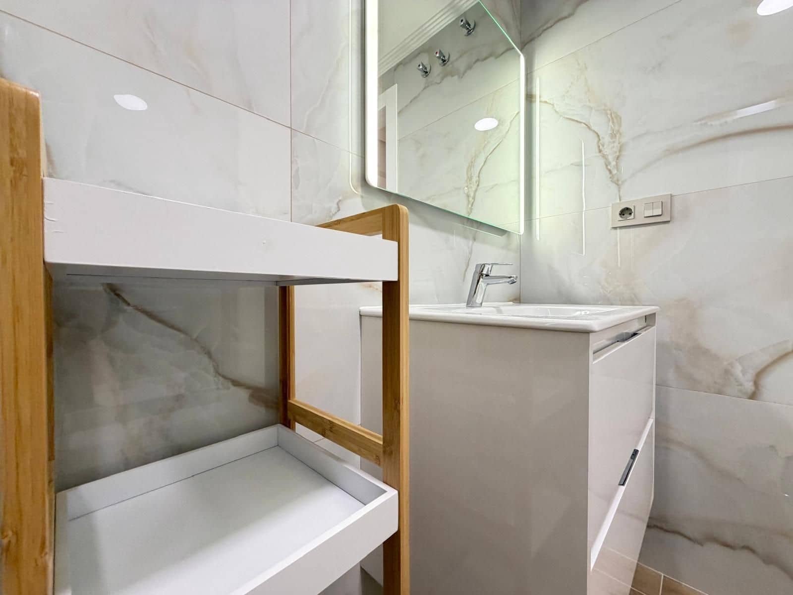 2 soveværelse Lejlighed til salg i Torrevieja med swimmingpool - € 169.900 (Ref: 10174686)