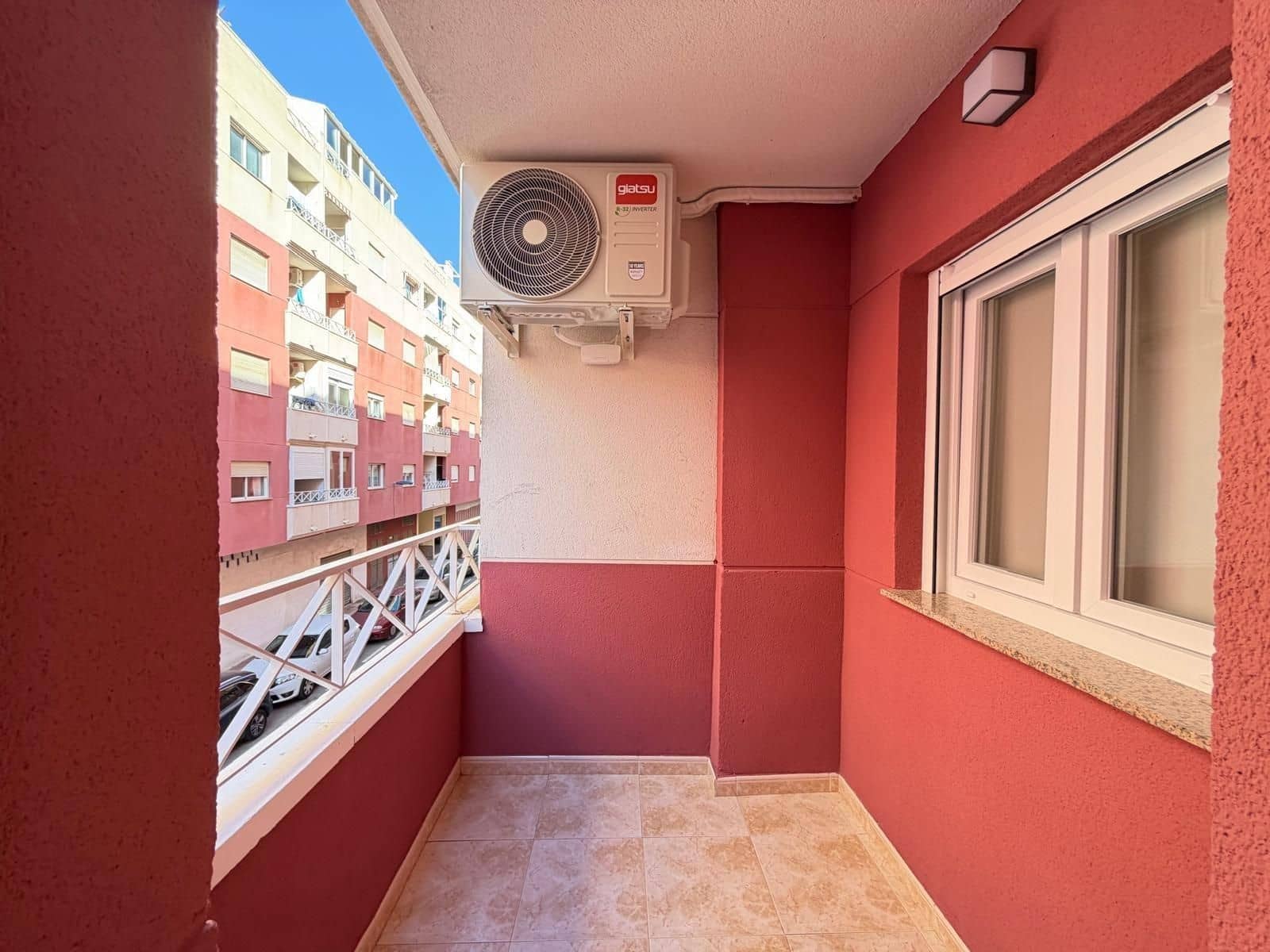 2 soveværelse Lejlighed til salg i Torrevieja med swimmingpool - € 169.900 (Ref: 10174686)