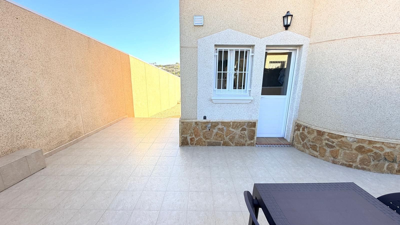 3 soverom Kjedet enebolig til salgs i Ciudad Quesada med svømmebasseng garasje - € 289 000 (Ref: 10174693)