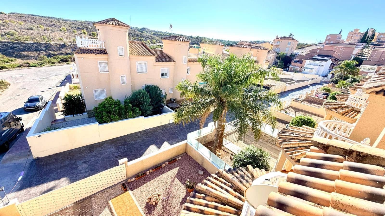 3 soverom Kjedet enebolig til salgs i Ciudad Quesada med svømmebasseng garasje - € 289 000 (Ref: 10174693)