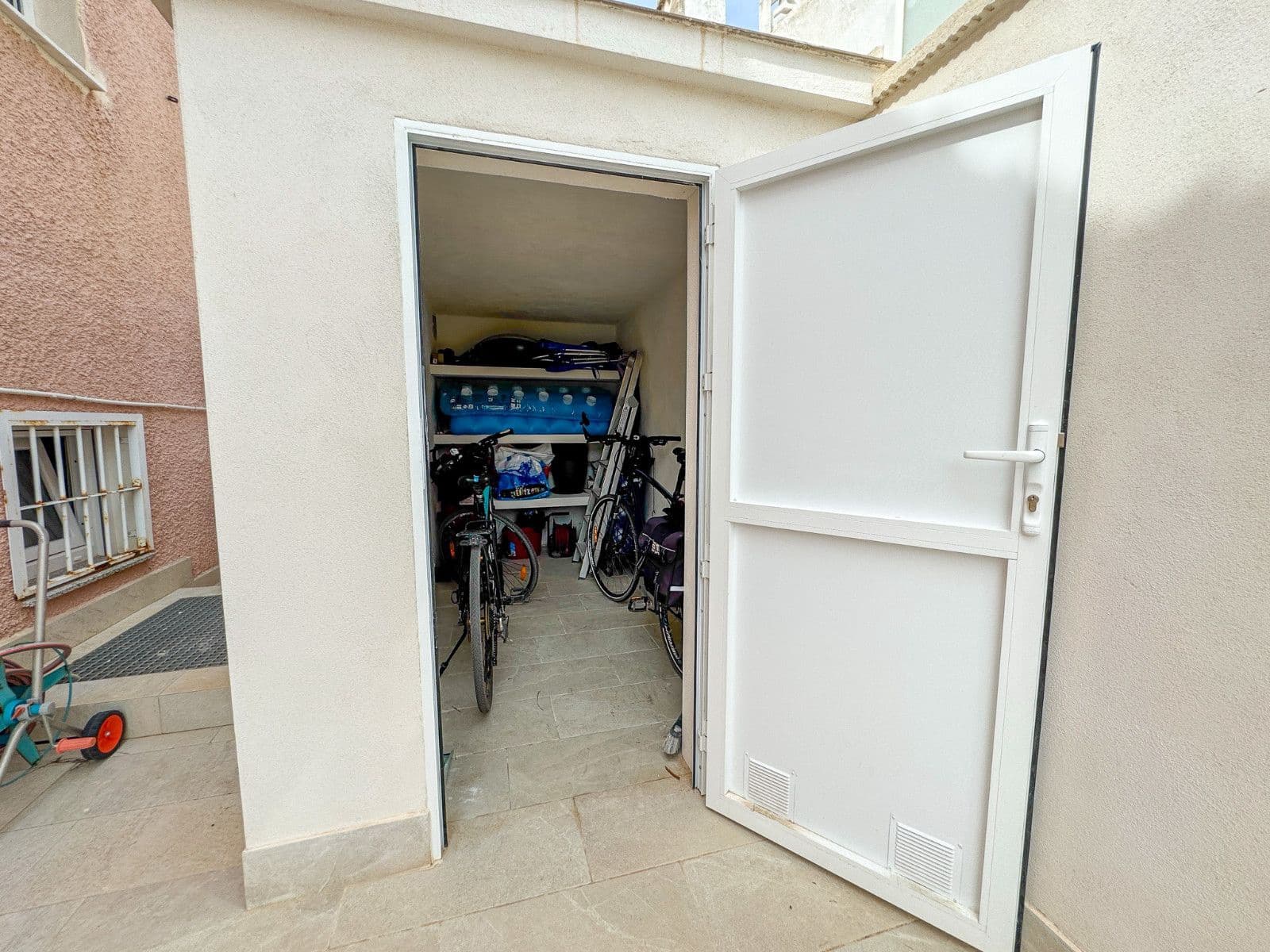 Adosado de 3 habitaciones en Punta Prima en venta con piscina garaje - 680.000 € (Ref: 10174695)