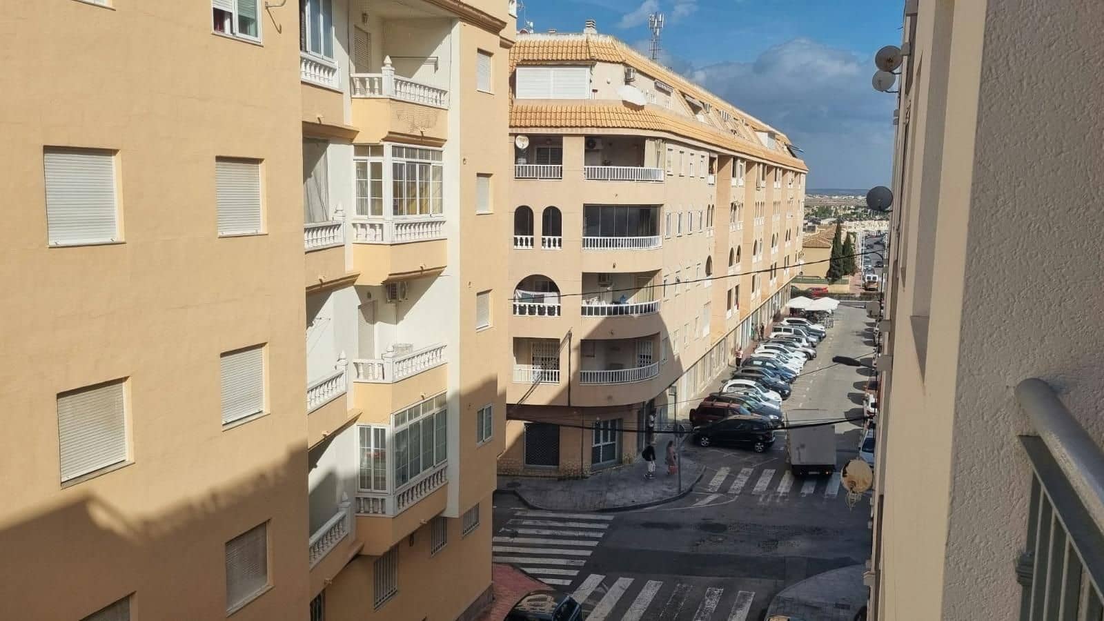 2 soverom Leilighet til salgs i Torrevieja med svømmebasseng garasje - € 123 000 (Ref: 10175251)