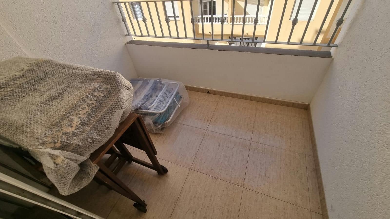 2 soverom Leilighet til salgs i Torrevieja med svømmebasseng garasje - € 123 000 (Ref: 10175251)