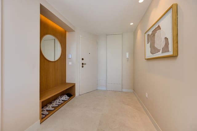 2 slaapkamer Appartement te koop in Playa del Acequión, Torrevieja met zwembad - € 550.000 (Ref: 10183070)