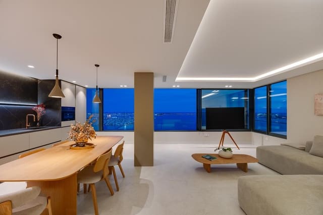 2 slaapkamer Appartement te koop in Playa del Acequión, Torrevieja met zwembad - € 550.000 (Ref: 10183070)