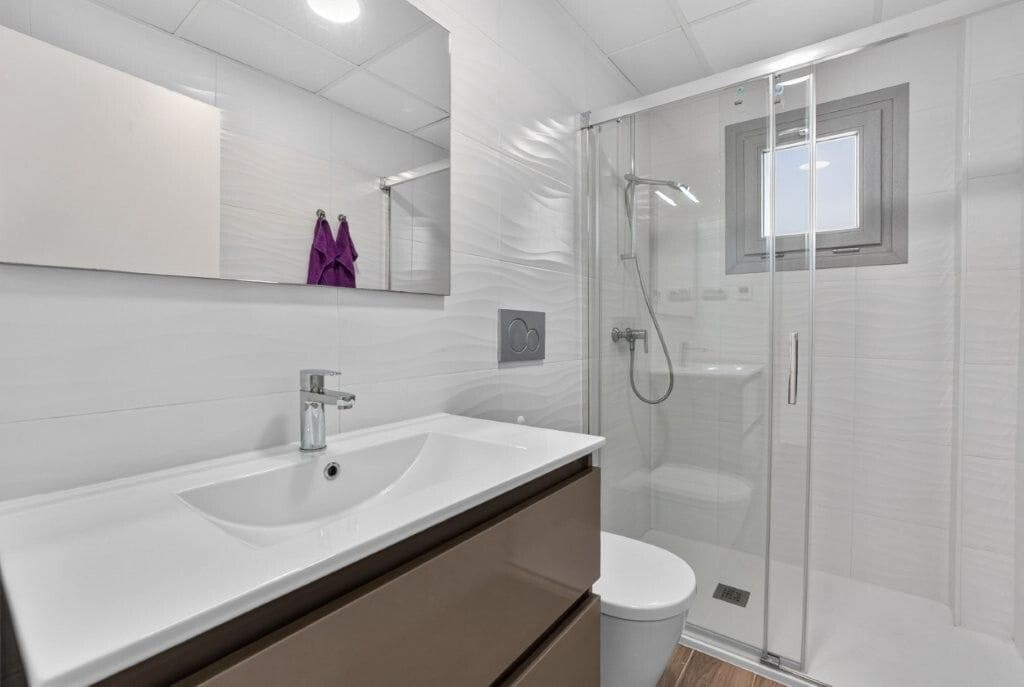 3 soverom Kjedet enebolig til salgs i Torrevieja med svømmebasseng garasje - € 439 000 (Ref: 10183074)