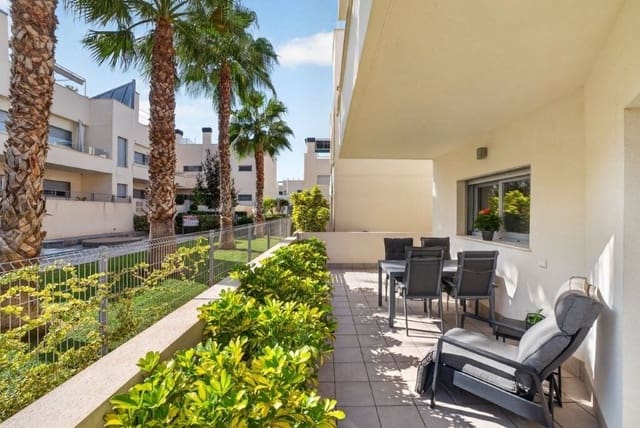 3 soverom Kjedet enebolig til salgs i Centro, Torrevieja med svømmebasseng garasje - € 439 000 (Ref: 10183074)