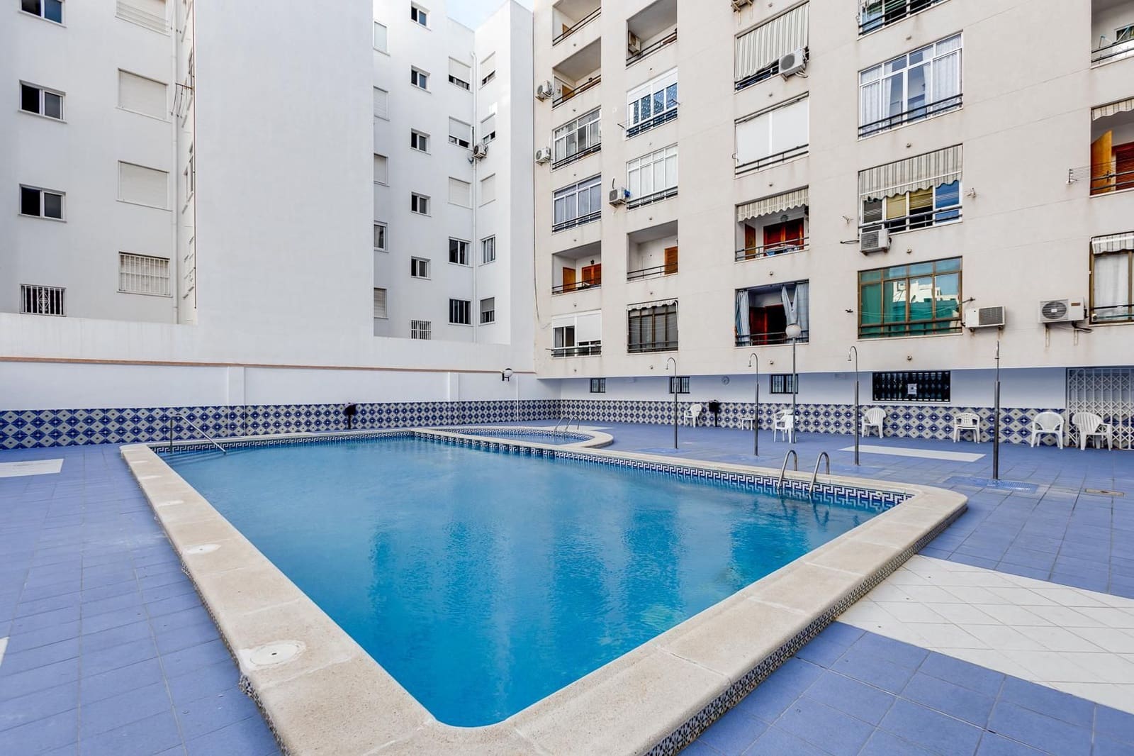 1 Zimmer Apartment zu verkaufen in Torrevieja mit Pool - 129.990 € (Ref: 10185124)