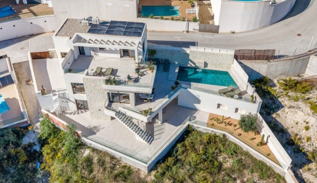 3 bedroom Villa for sale in San Miguel de Salinas with pool garage - € 1,049,000 (Ref: 10185135)