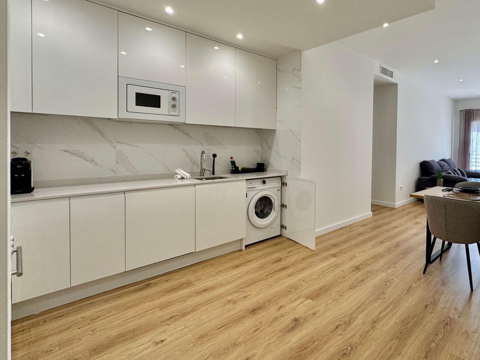 2 bedroom Apartment for sale in Torrevieja with garage - € 210,000 (Ref: 10185141)