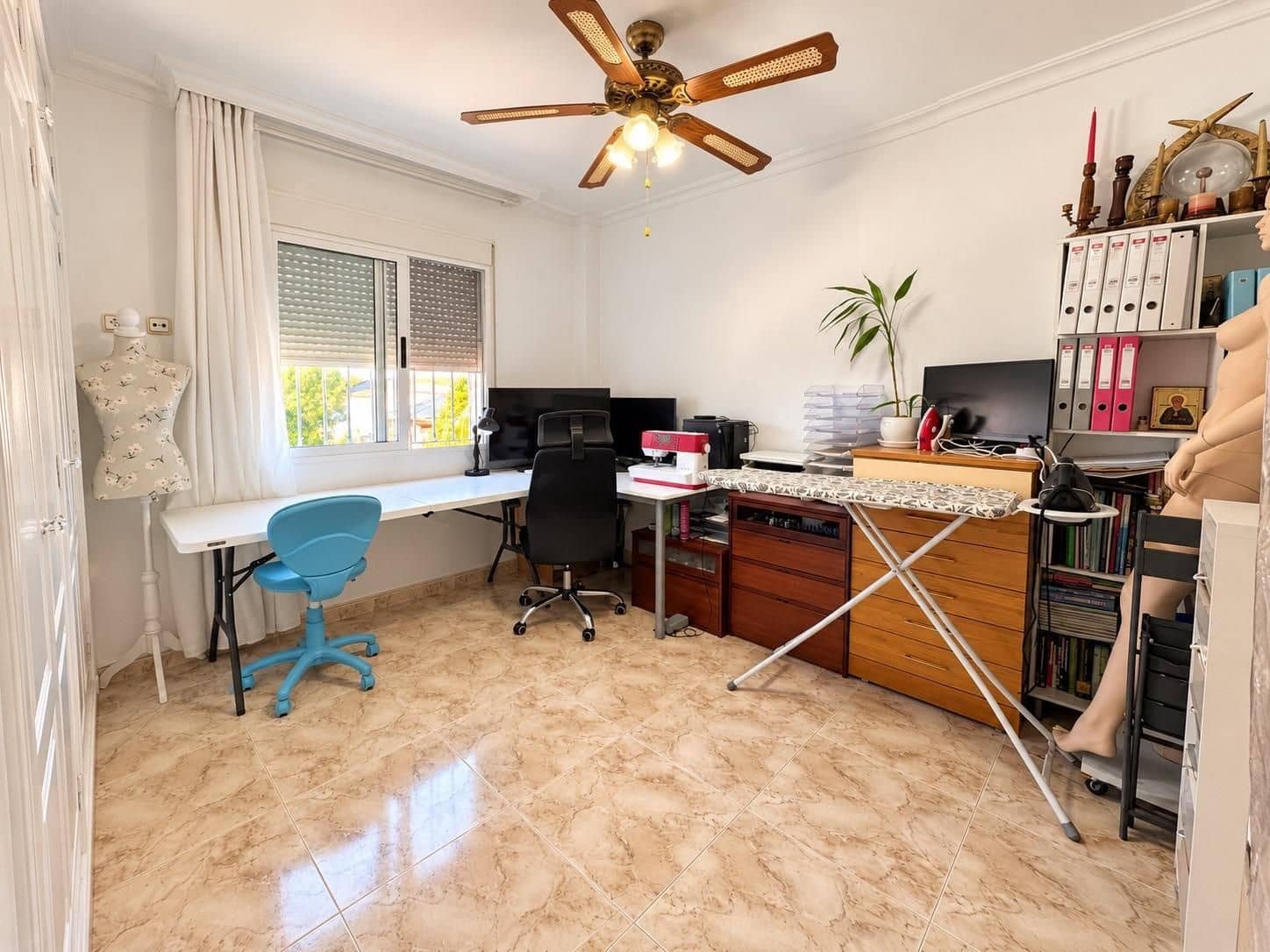4 soveværelse Villa til salg i Torrevieja med swimmingpool garage - € 629.900 (Ref: 10185143)