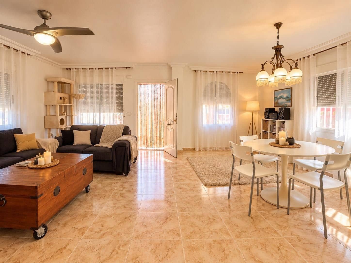 4 soveværelse Villa til salg i Torrevieja med swimmingpool garage - € 629.900 (Ref: 10185143)