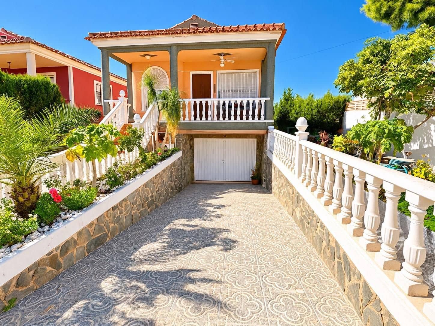 4 soveværelse Villa til salg i Torrevieja med swimmingpool garage - € 629.900 (Ref: 10185143)