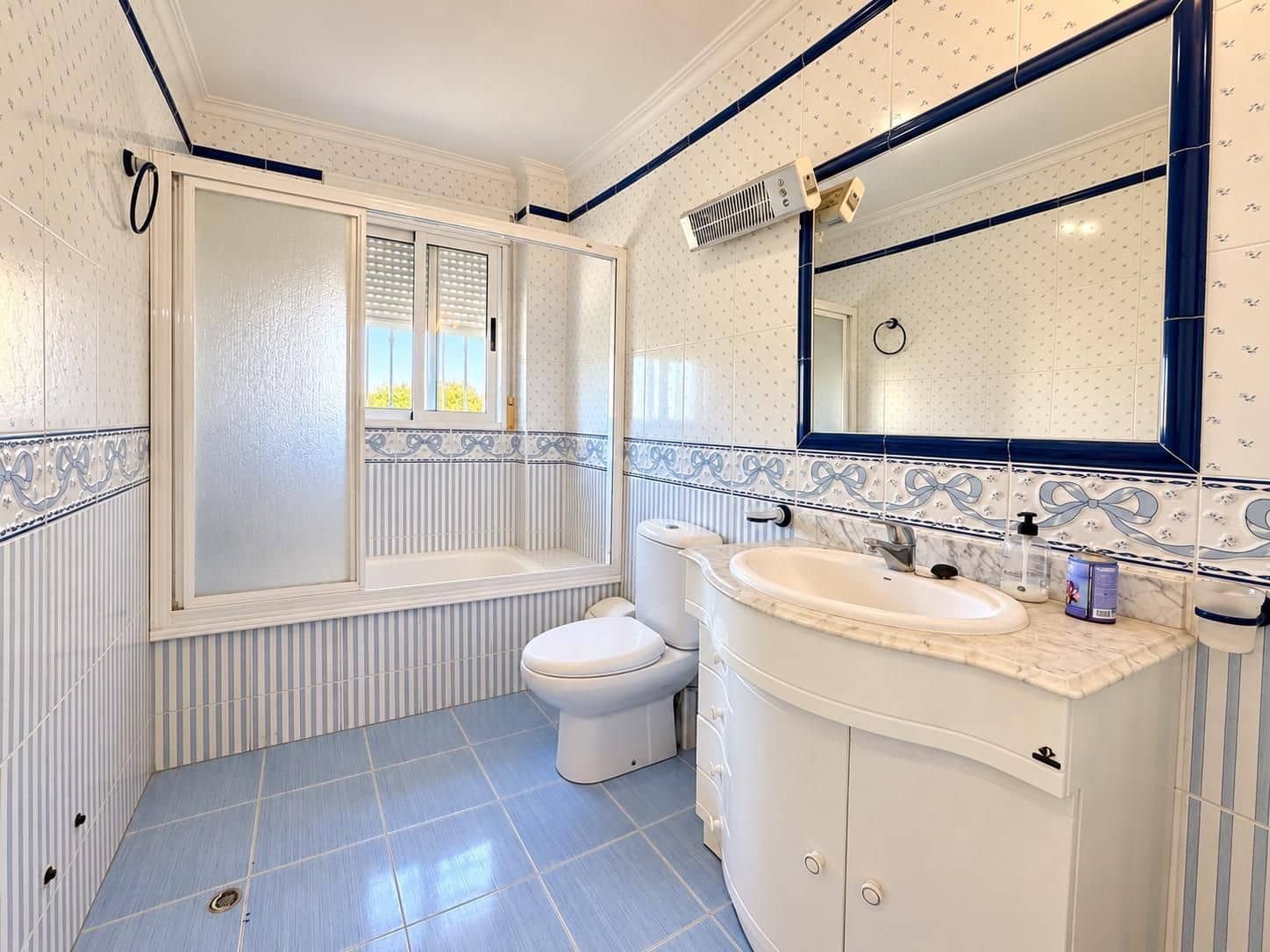 4 soveværelse Villa til salg i Torrevieja med swimmingpool garage - € 629.900 (Ref: 10185143)