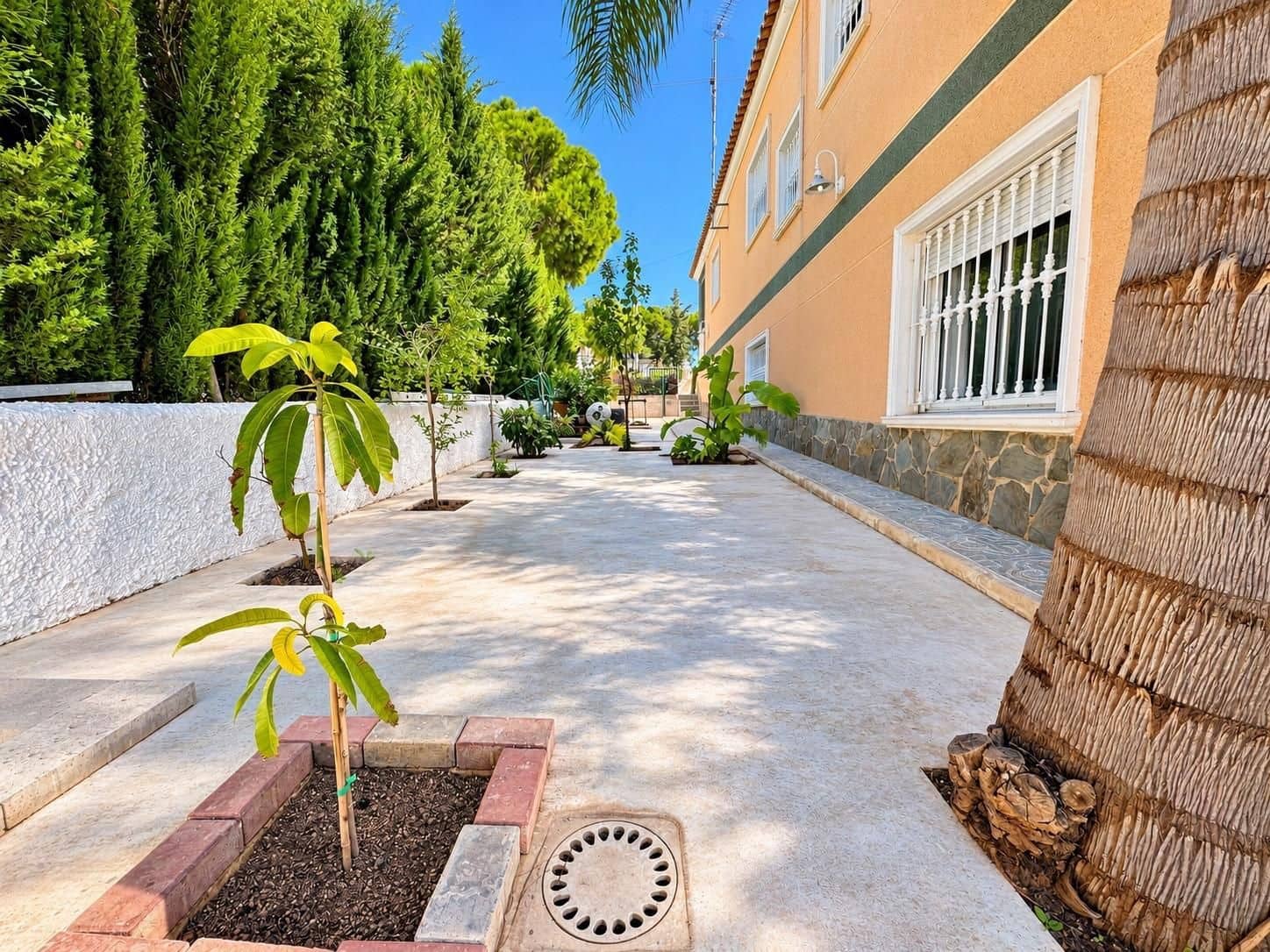 4 soveværelse Villa til salg i Torrevieja med swimmingpool garage - € 629.900 (Ref: 10185143)