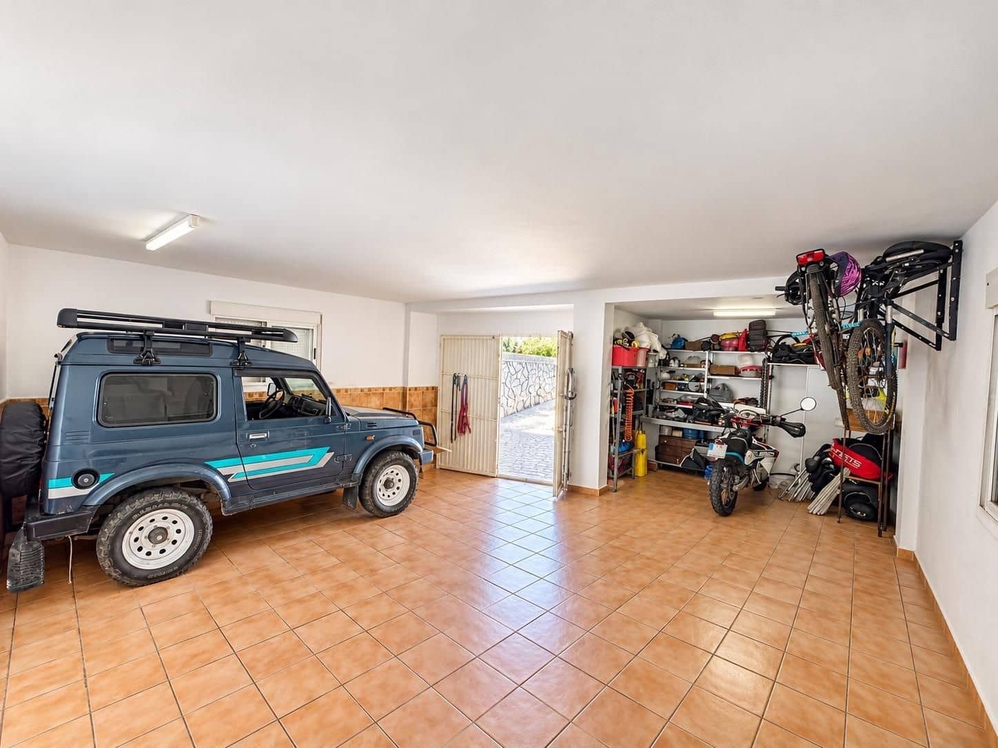 4 soveværelse Villa til salg i Torrevieja med swimmingpool garage - € 629.900 (Ref: 10185143)