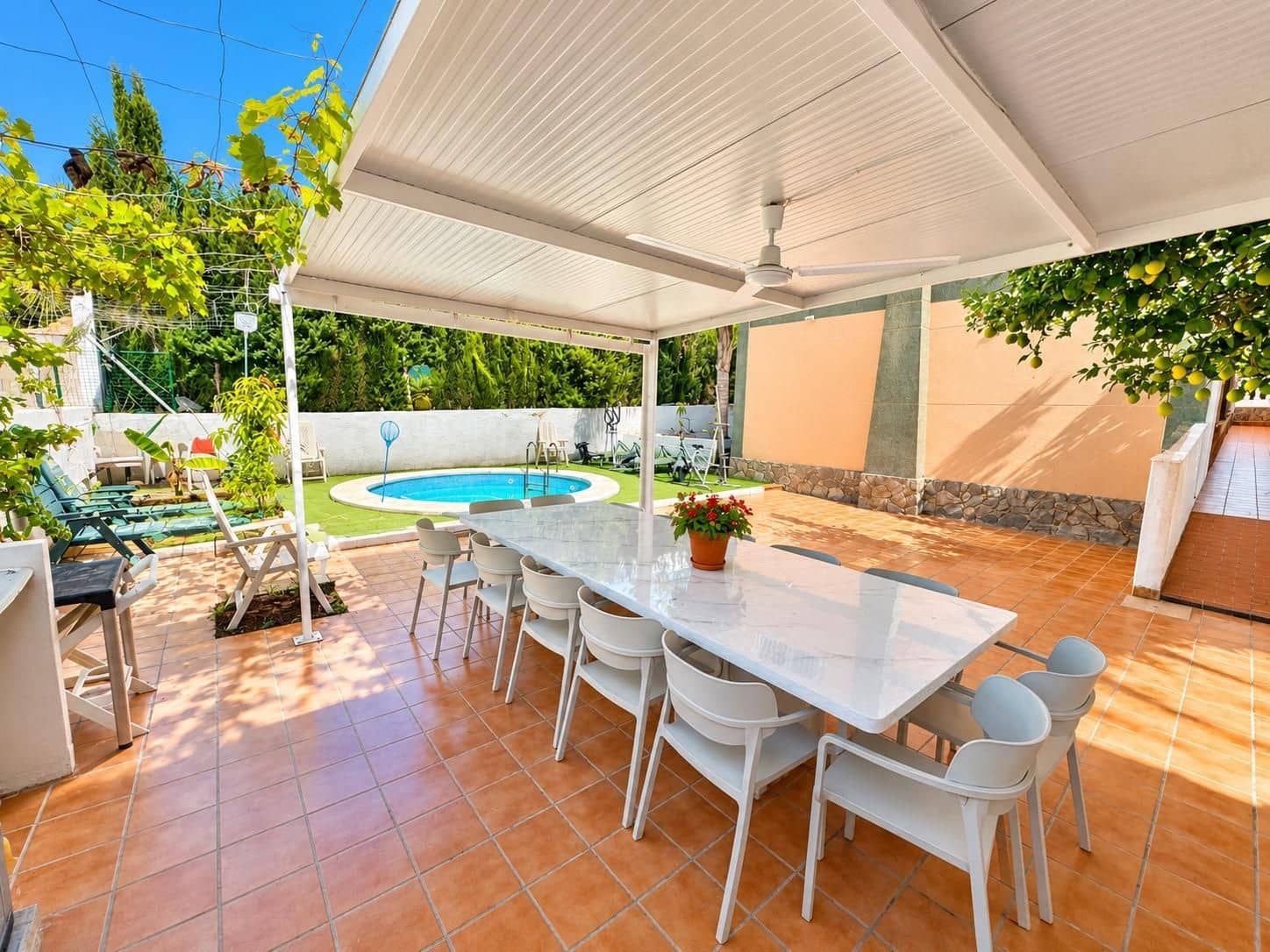 4 soveværelse Villa til salg i Torrevieja med swimmingpool garage - € 629.900 (Ref: 10185143)