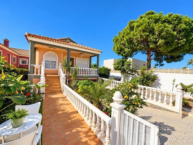 4 soveværelse Villa til salg i Los Balcones - Los Altos, Torrevieja med swimmingpool garage - € 629.900 (Ref: 10185143)