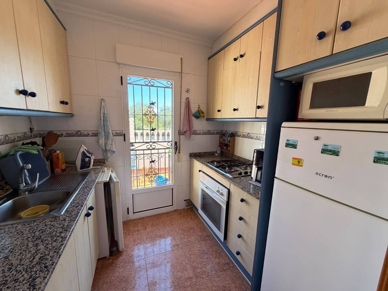 3 soverom Hus til salgs i Jacarilla med svømmebasseng - € 195 000 (Ref: 10185153)