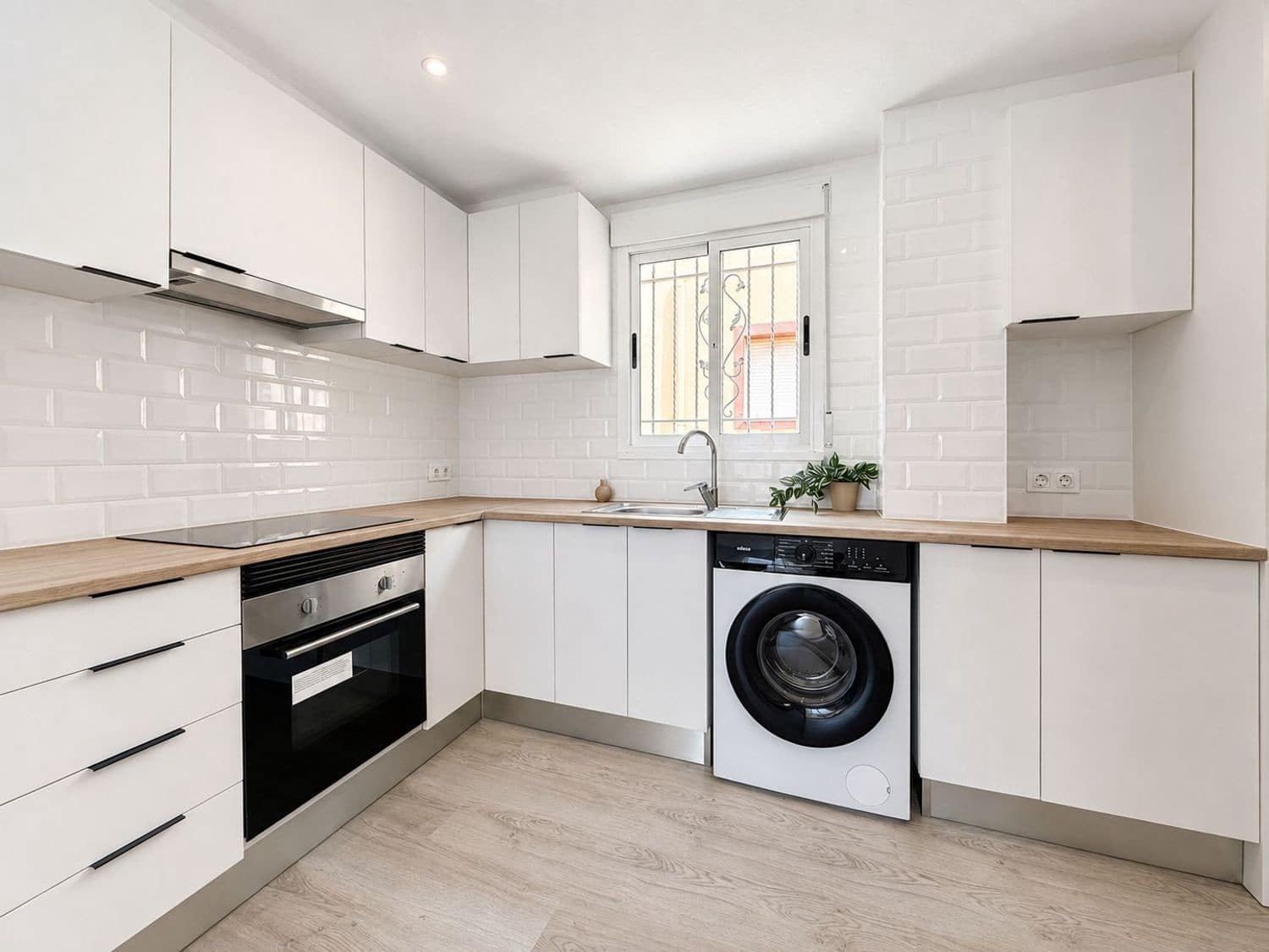 2 slaapkamer Appartement te koop in Filipinas met zwembad - € 189.000 (Ref: 10187280)