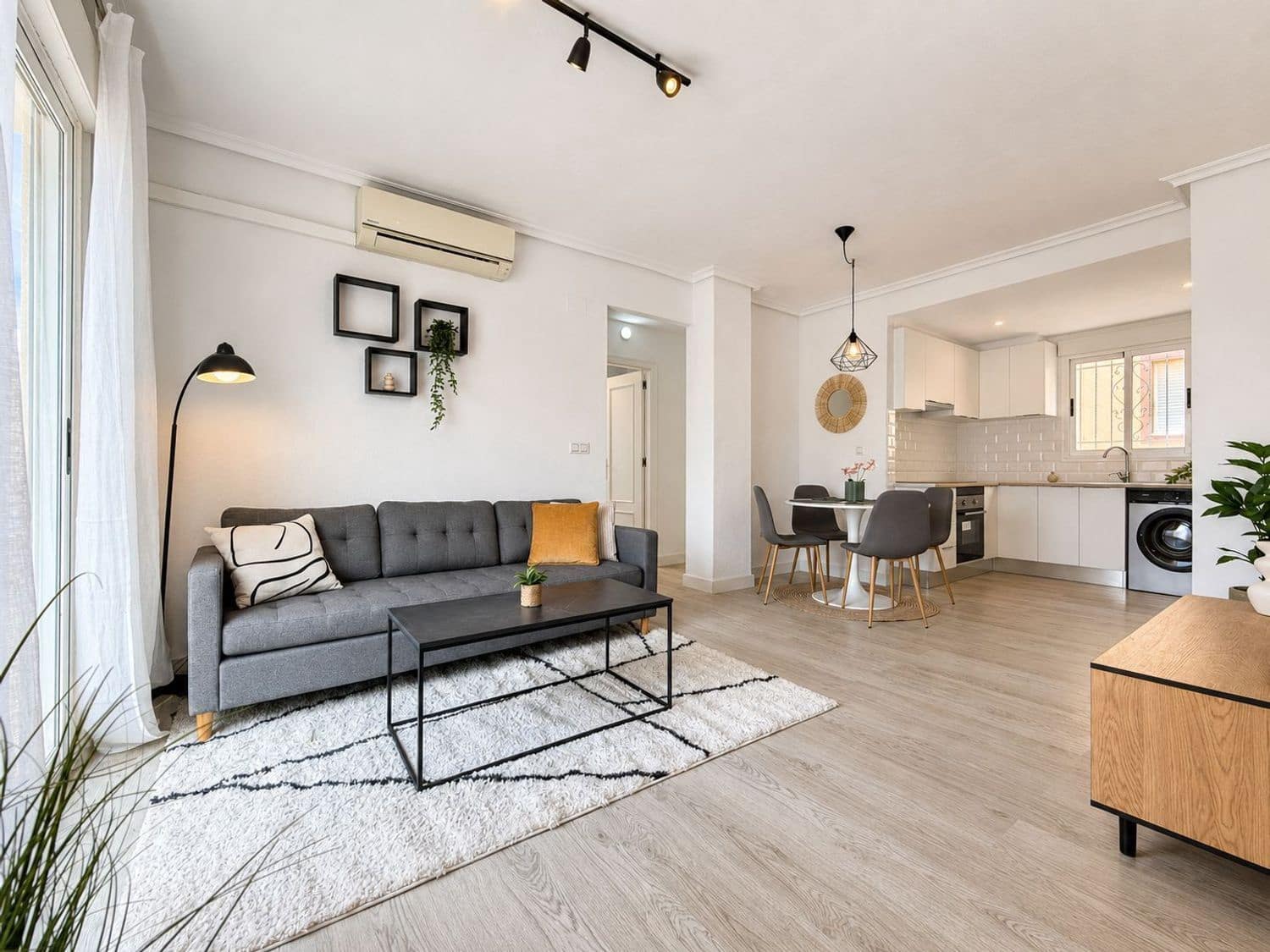 2 slaapkamer Appartement te koop in Filipinas met zwembad - € 189.000 (Ref: 10187280)