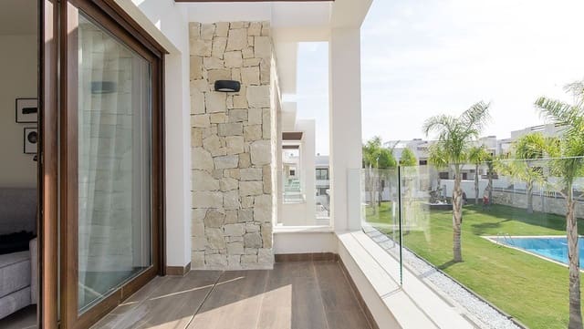 2 quarto Bungalow para venda em Los Balcones com piscina - 275 000 € (Ref: 9232765)