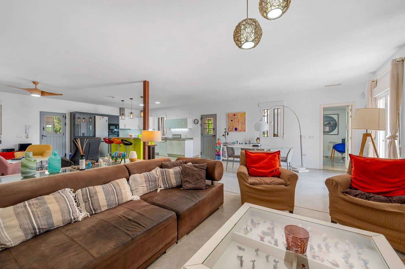 5 makuuhuone Omakotitalo myytävänä paikassa Las Bayas - 610 000 € (Ref: 9311066)