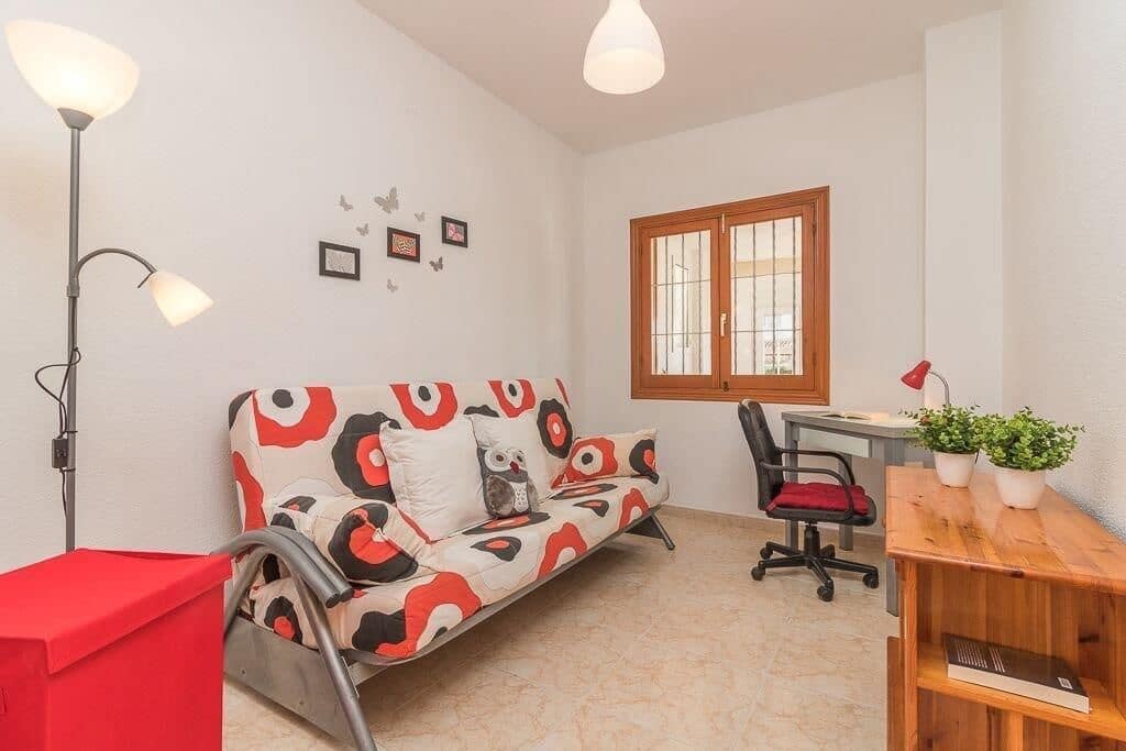 Casa de 3 habitaciones en Playa Flamenca en venta con piscina garaje - 239.000 € (Ref: 9345095)