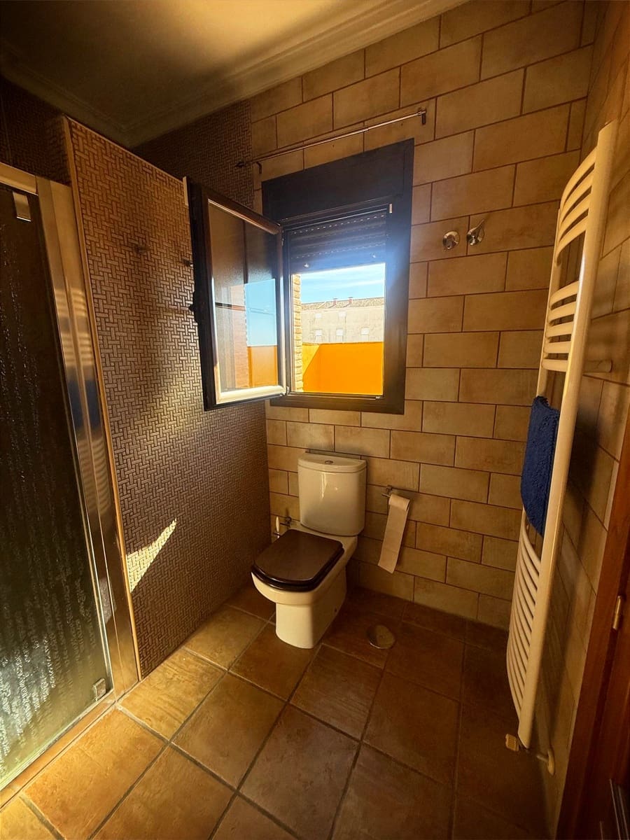 3 soveværelse Byhus til salg i Avileses med garage - € 240.000 (Ref: 9359758)