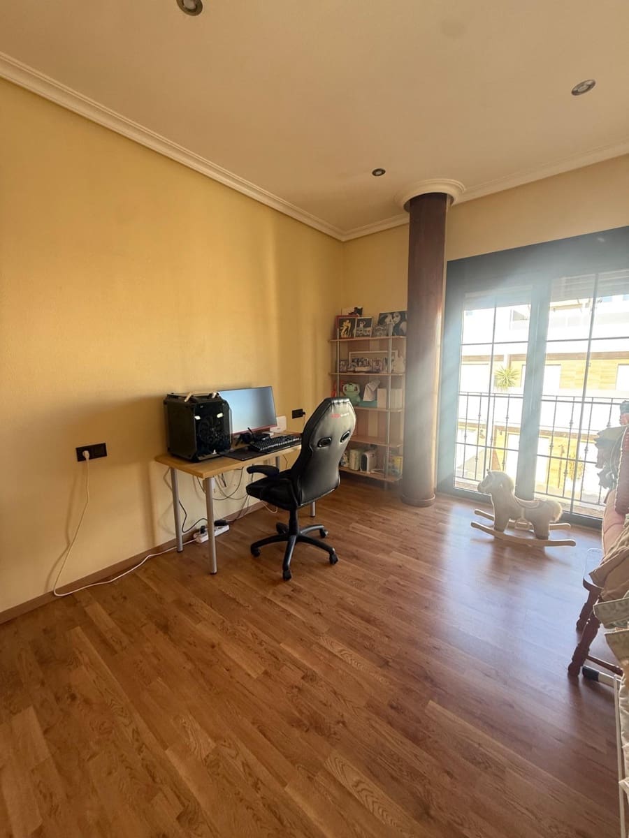 3 bedroom Townhouse for sale in Avileses with garage - € 240,000 (Ref: 9359758)