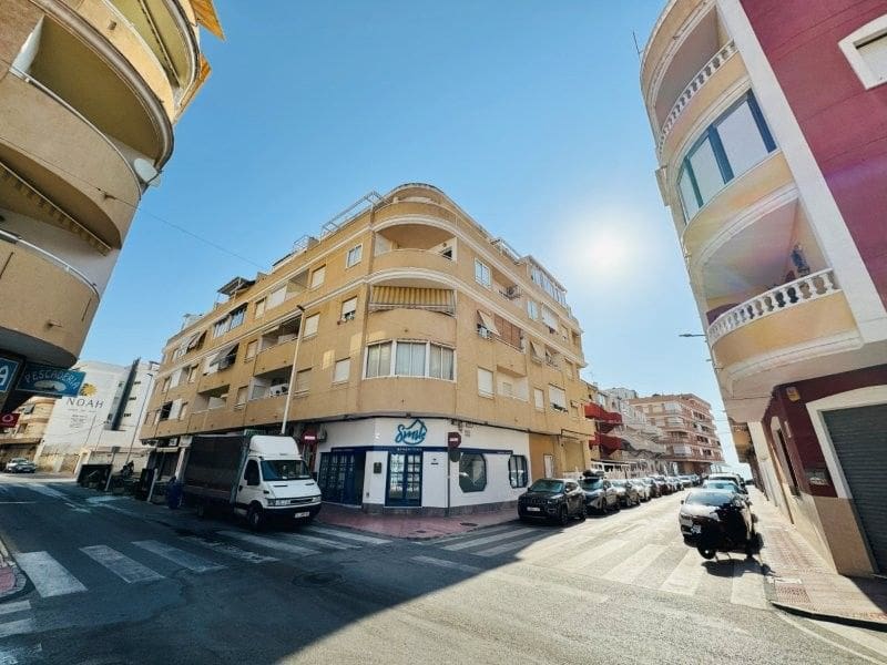 2 bedroom Apartment for sale in Torrevieja - € 164,000 (Ref: 9396208)