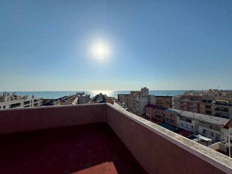 2 bedroom Apartment for sale in Torrevieja with pool - € 165,000 (Ref: 9396212)