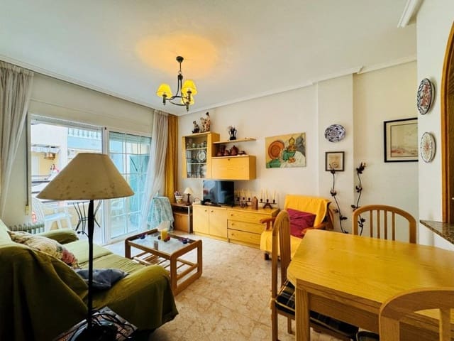 Apartamento de 2 habitaciones en Torrevieja en venta con piscina - 149.000 € (Ref: 9396213)